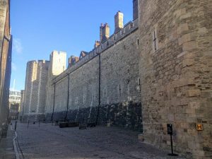 Inner-walls-in-the-tower-of-london