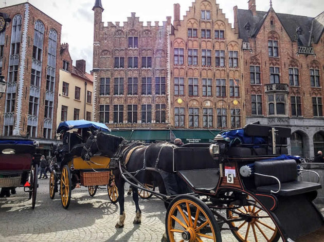 Bruges Grote Markt and chariots