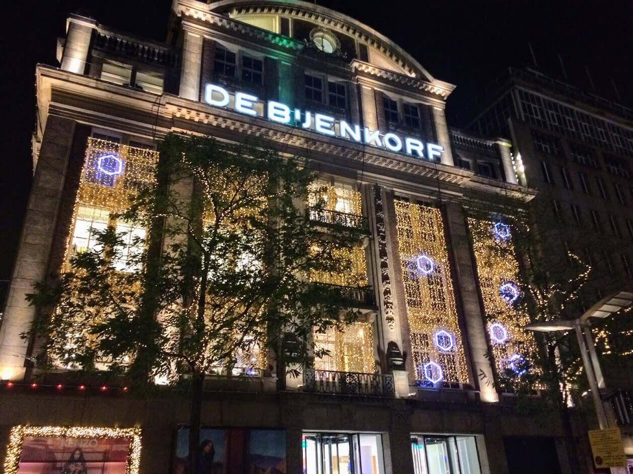 Christmas lights on de Bijenkorf in Amsterdam