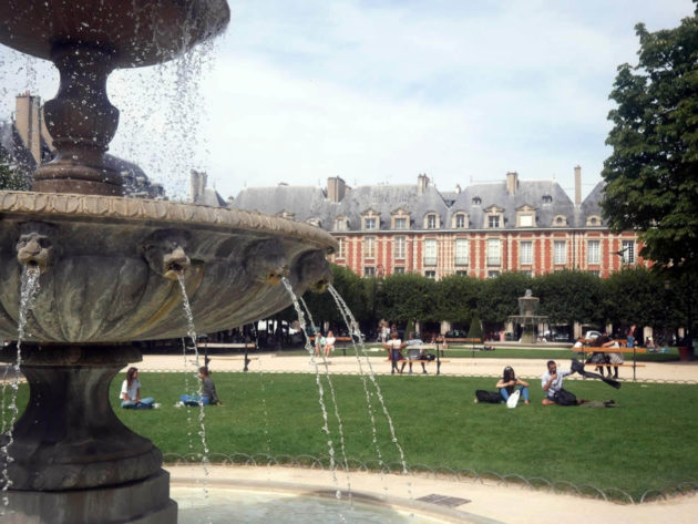 Fountain in the park in Paris