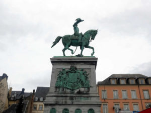 Willem II statue in Luxembourg City