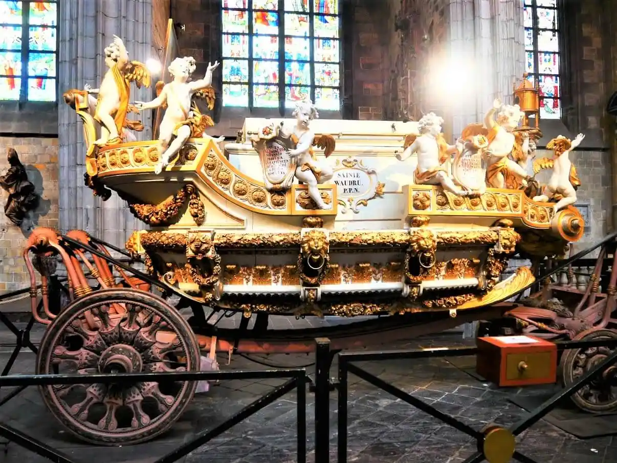 Carriage for the Doudoud procession in Mons