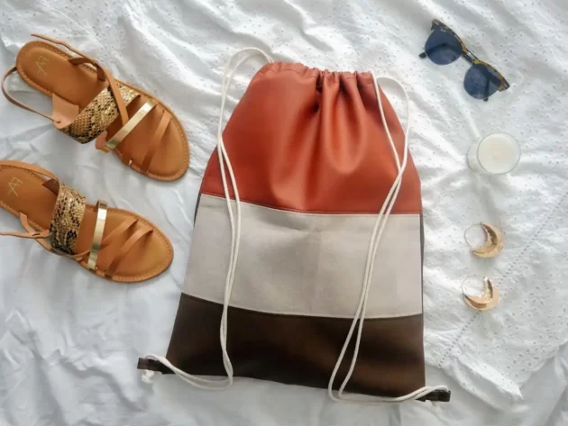 Sandals, earnings, bag and sunglasses