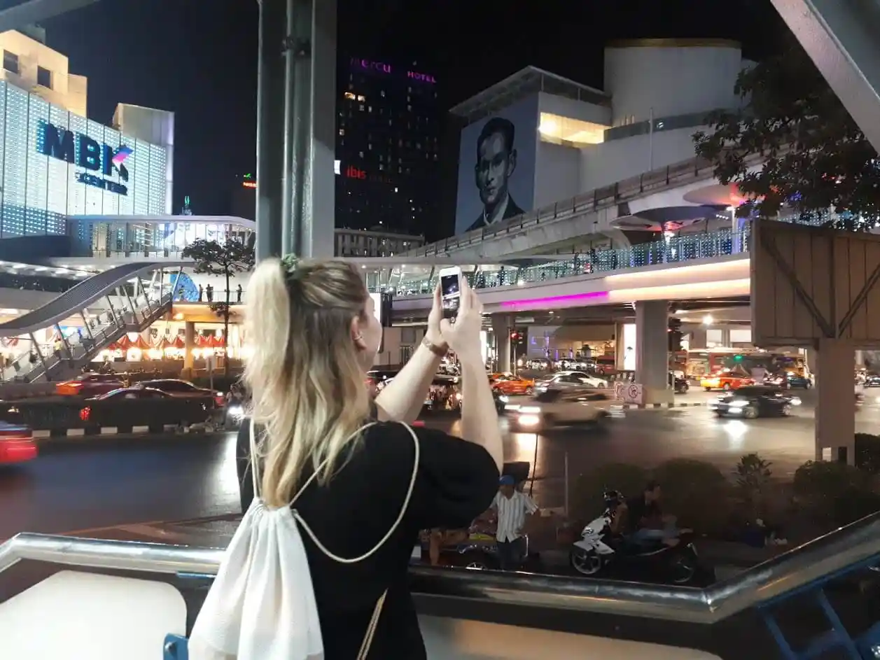 Tea taking photos in Bangkok during the night