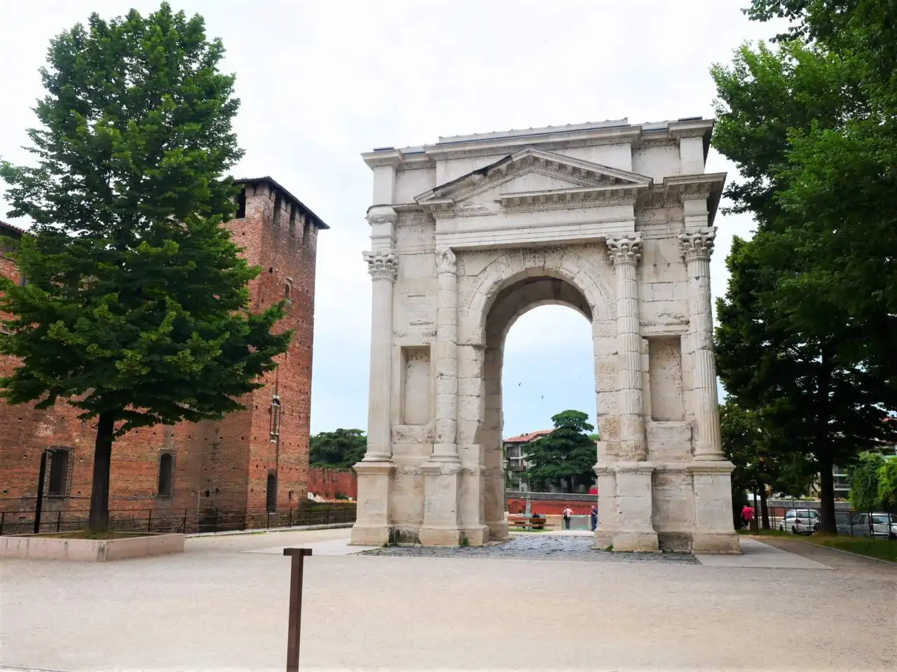 Trimphal arch in Verona