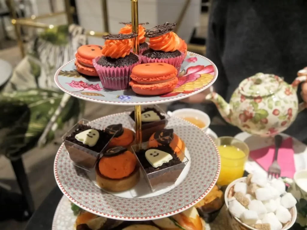 Afternoon tea cakes in London
