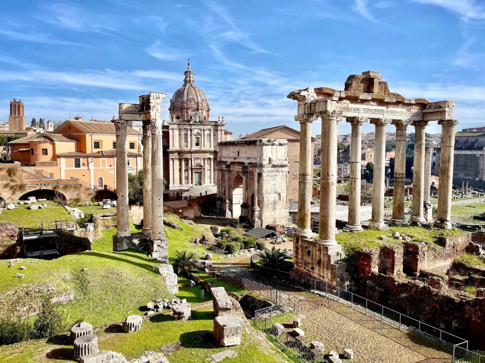 Exploring Rome with the Urbs App Culture tourist