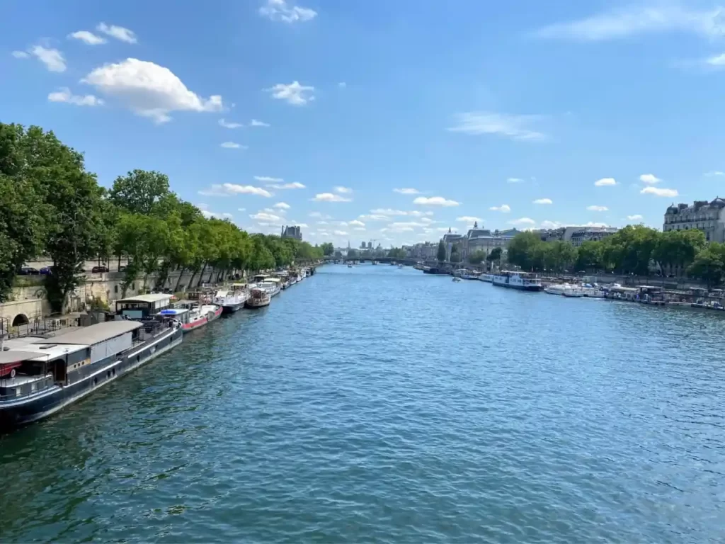 Aeine river in Paris