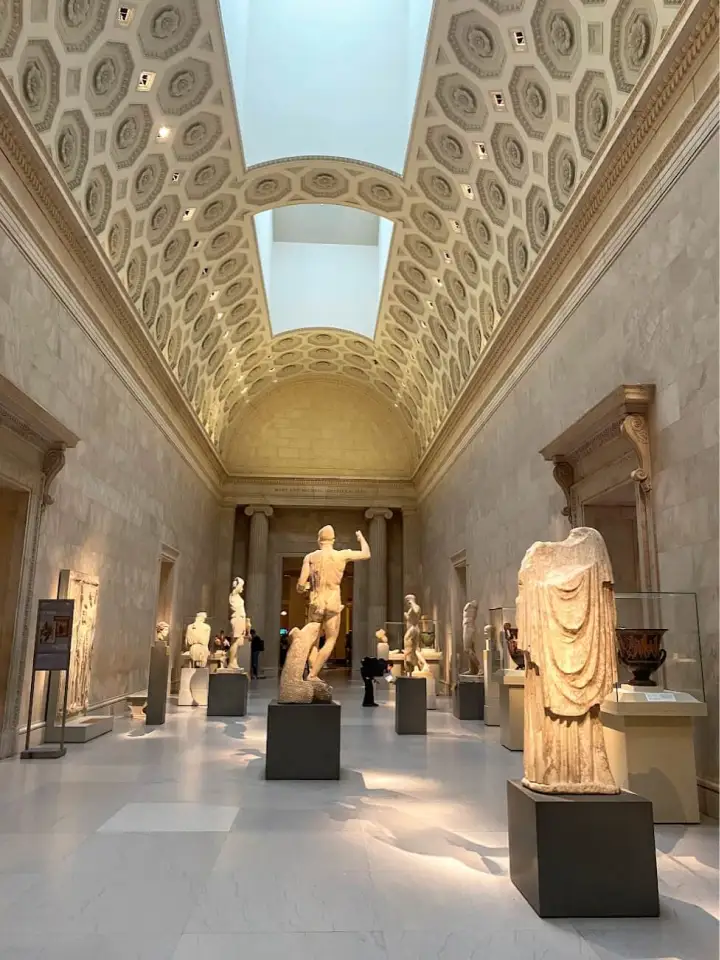 MET museum in NYC Classical sculptures collection