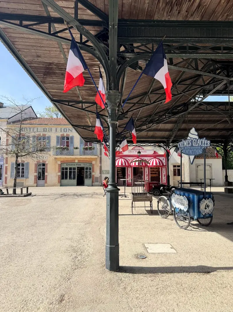 Bourg 1900 at Puy du Fou