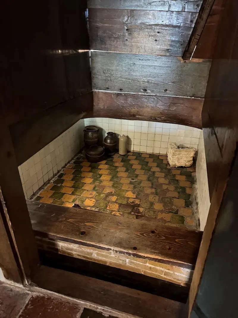 Edam museum floating cellar